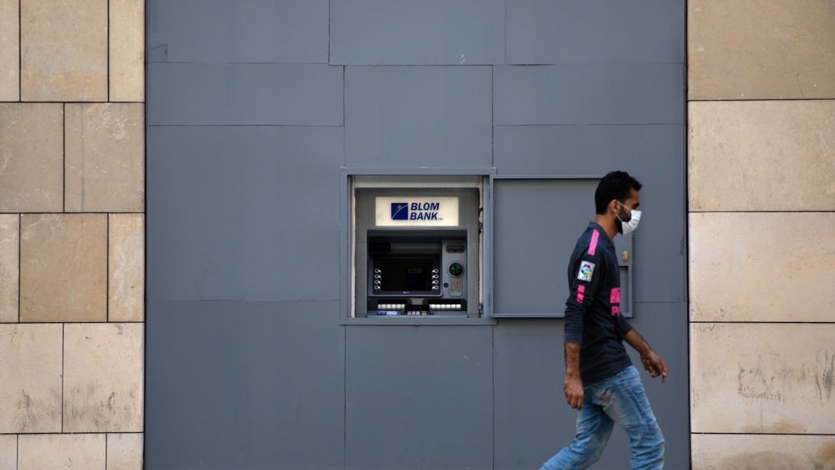 Lebanon Judge Freezes Assets of 5 Banks and Members of Boards